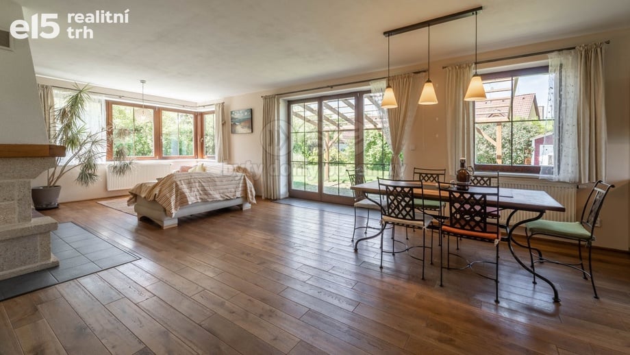 Prodej rodinné domy, 240 m² - Mořina