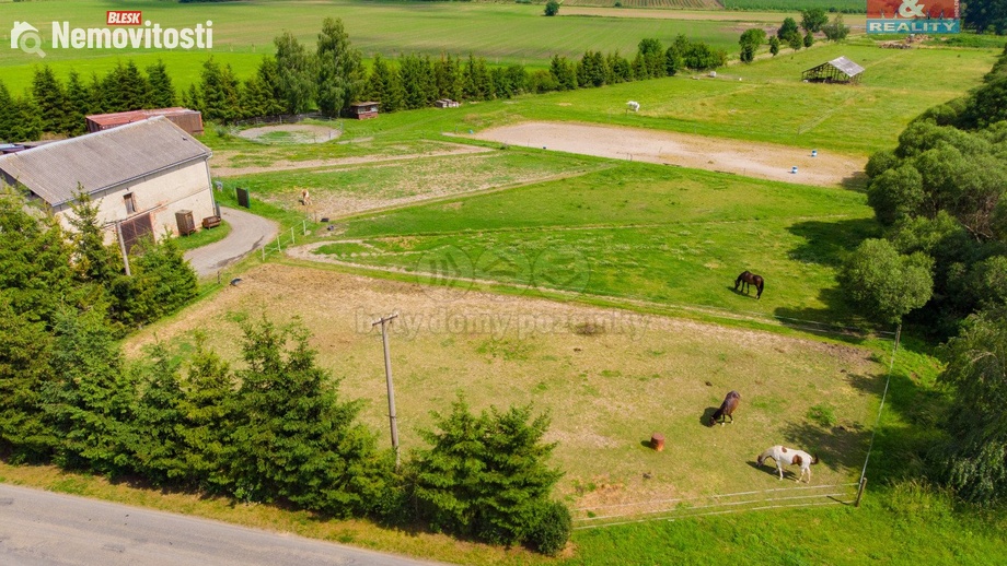 Prodej komerčního pozemku 784 m², Veselíčko