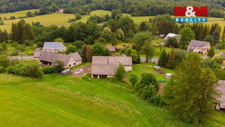 Prodej stavebního pozemku 1 442 m², Vápenná