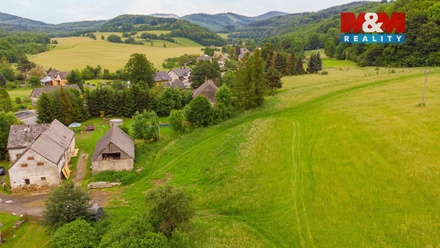 Prodej stavebního pozemku 1 442 m², Vápenná