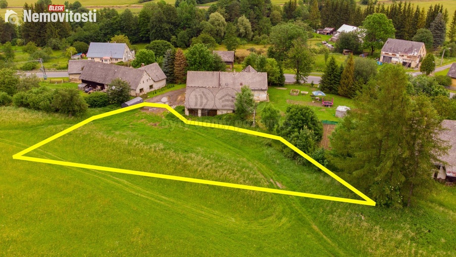 Prodej stavebního pozemku 1 442 m², Vápenná