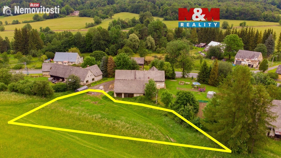 Prodej stavebního pozemku 1 442 m², Vápenná