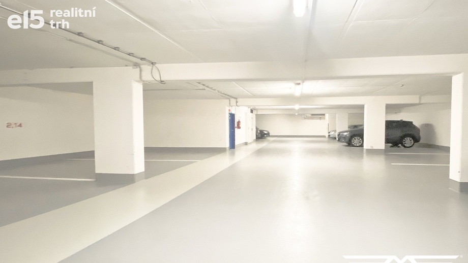 Pronájem garážové stání, 12 m² - Praha - Prosek