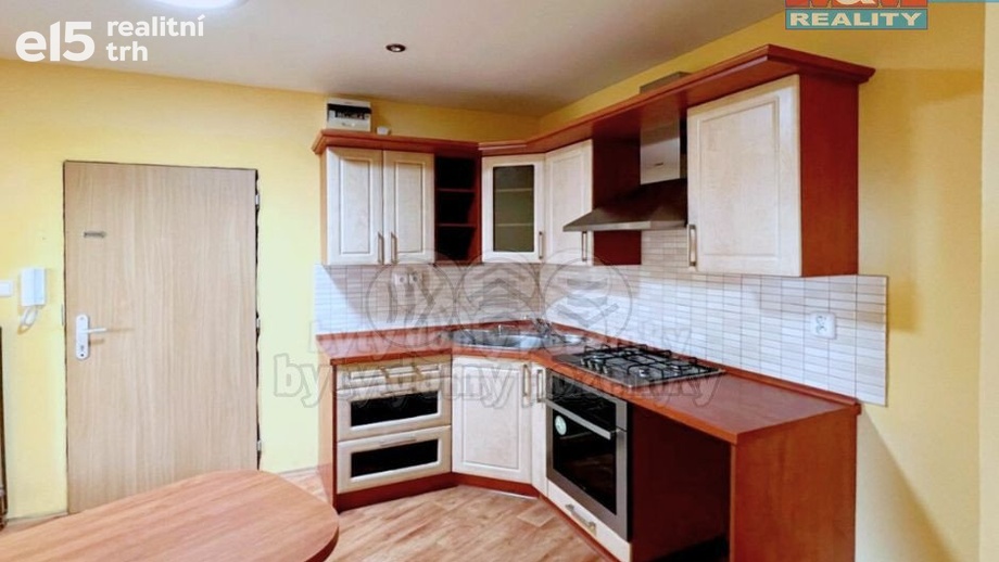 Prodej byty 2+1, 49 m² - Lom