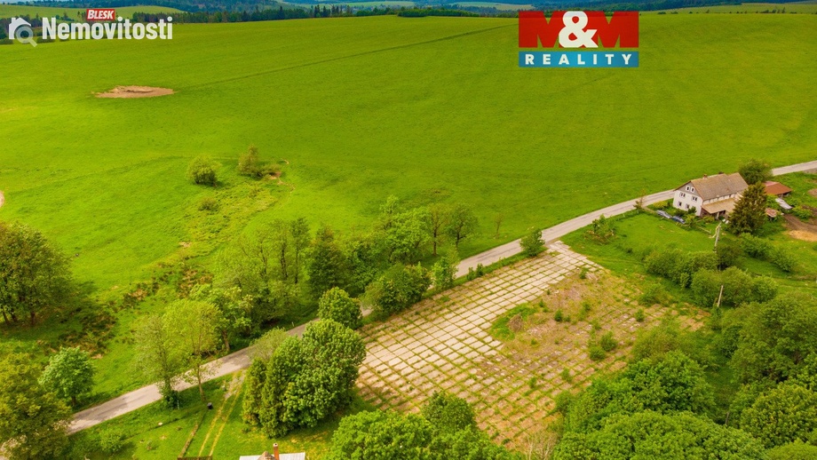 Prodej stavebního pozemku 800 m², Huzová
