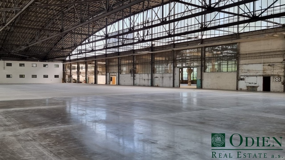 Pronájem skladu 6 800 m², Praha - Letňany