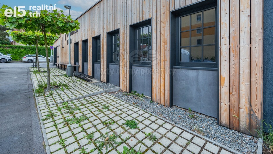 Prodej obchodní prostory, 1 069 m² - Praha - Háje