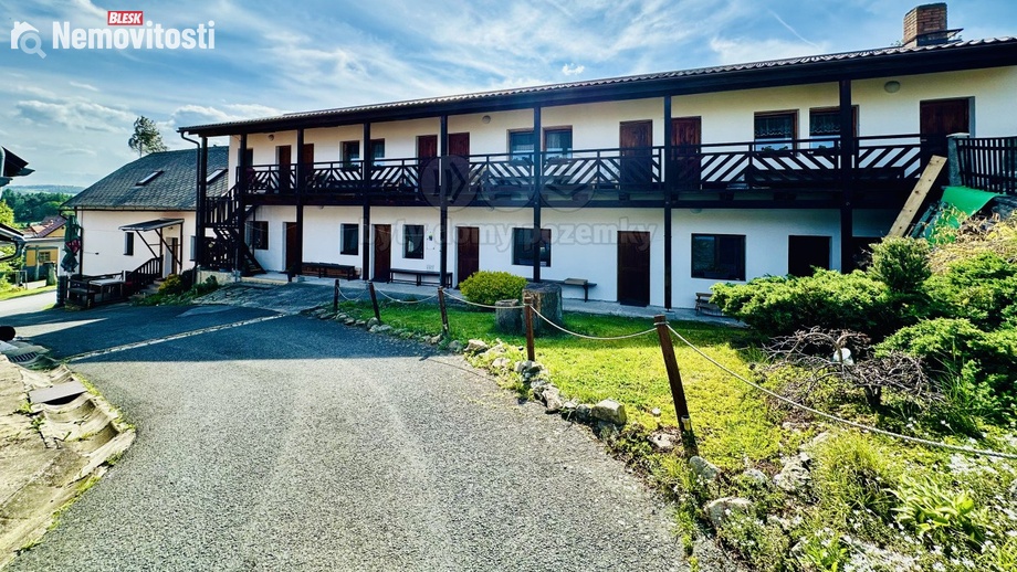 Prodej nemovitosti pro ubytování 1 529 m², Hoslovice