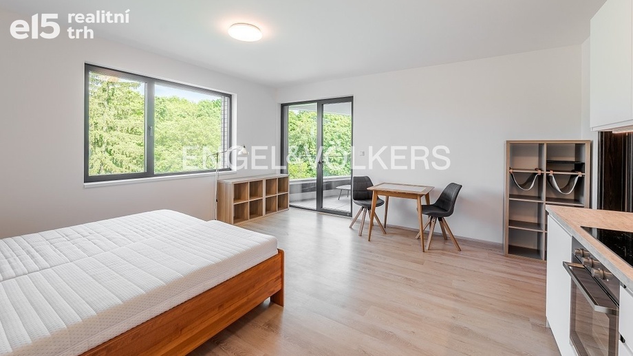 Pronájem byty 1+kk, 40 m² - Praha - Karlín
