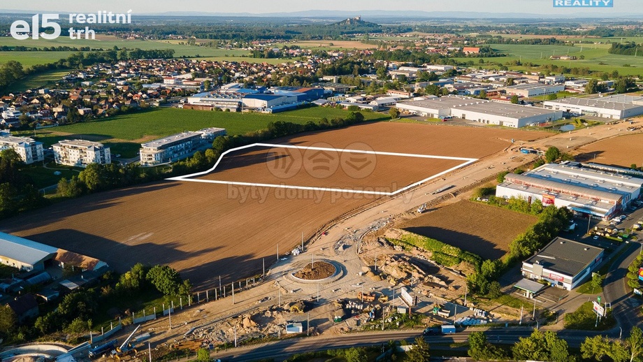 Prodej pozemky pro komerční výstavbu, 17 776 m² - Pardubice - Trnová