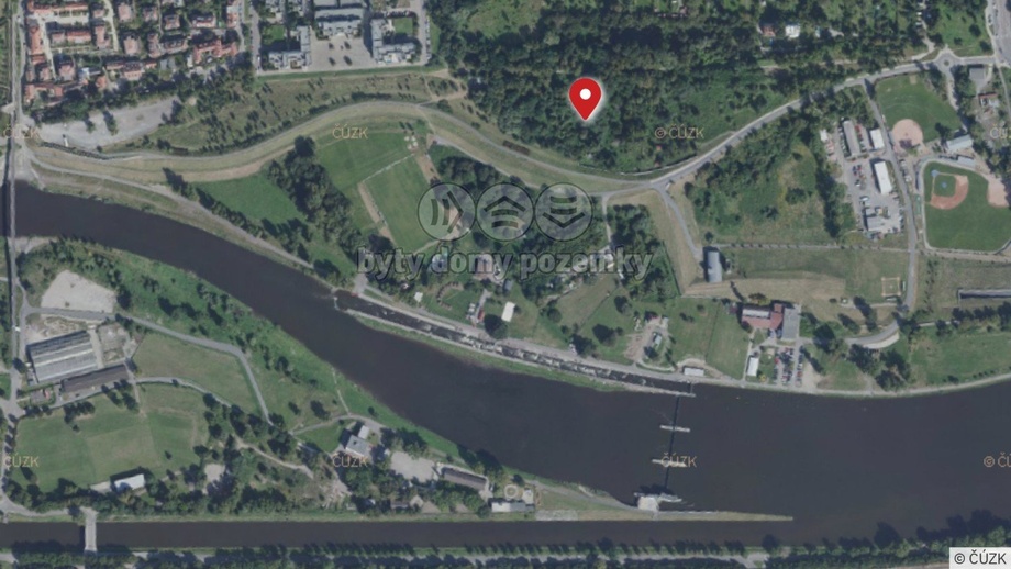Prodej komerčního pozemku 13 231 m², Praha