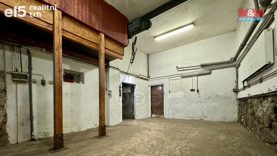 Pronájem obchodní prostory, 86 m² - Chářovice
