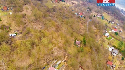 Prodej zahrady 758 m², Dolní Zálezly