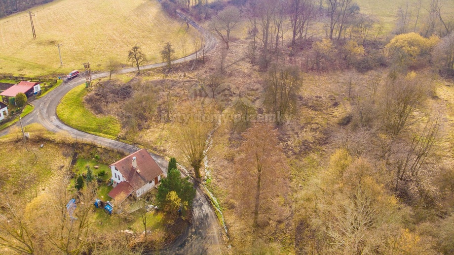Prodej louky 1 726 m², Povrly