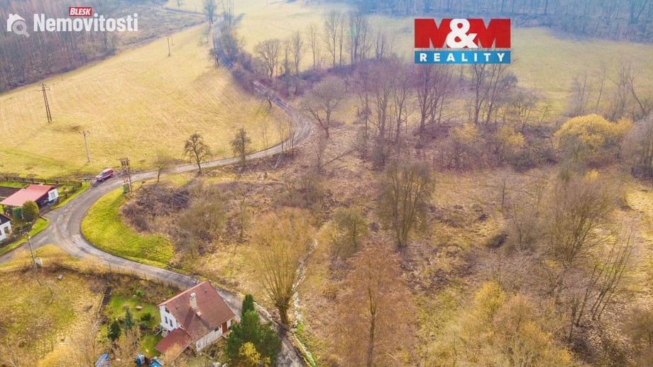 Prodej louky 1 726 m², Povrly