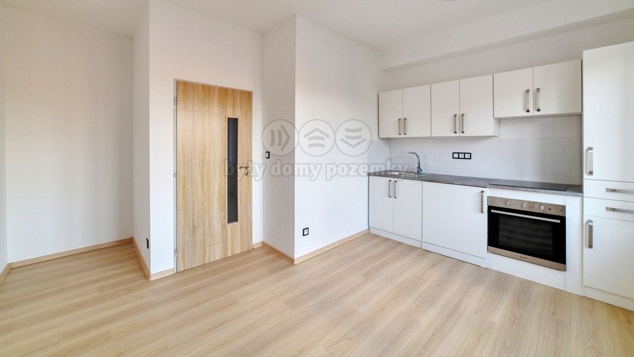 Prodej bytu 1+kk 20 m², Cheb - Horní Dvory