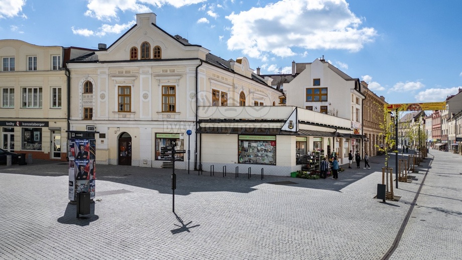 Prodej činžovního domu 1 143 m², Kladno