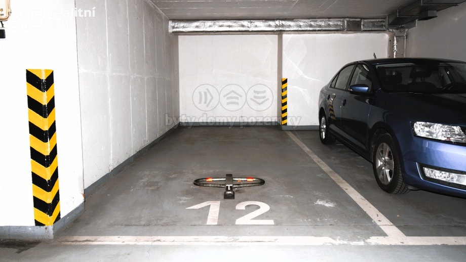 Prodej garážové stání, 14 m² - Praha - Troja
