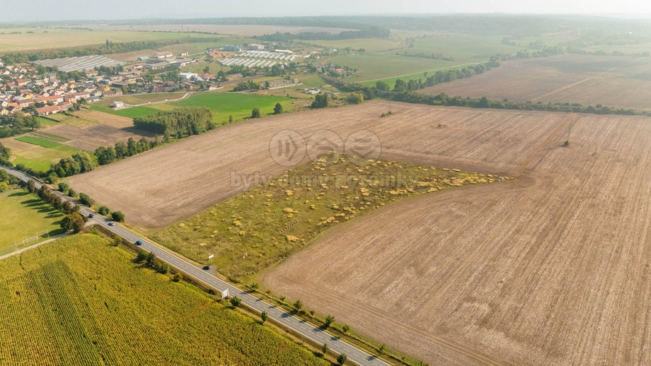 Prodej komerčního pozemku 22 063 m², Kačice