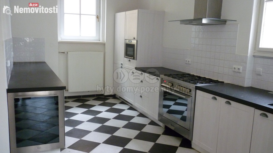 Pronájem rodinného domu 350 m², Praha - Střešovice