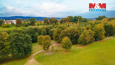 Prodej specifického pozemku 1 899 m², Luby