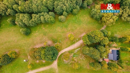 Prodej specifického pozemku 1 899 m², Luby