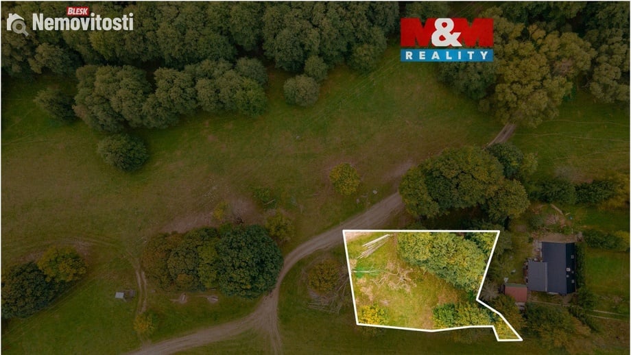 Prodej specifického pozemku 1 899 m², Luby