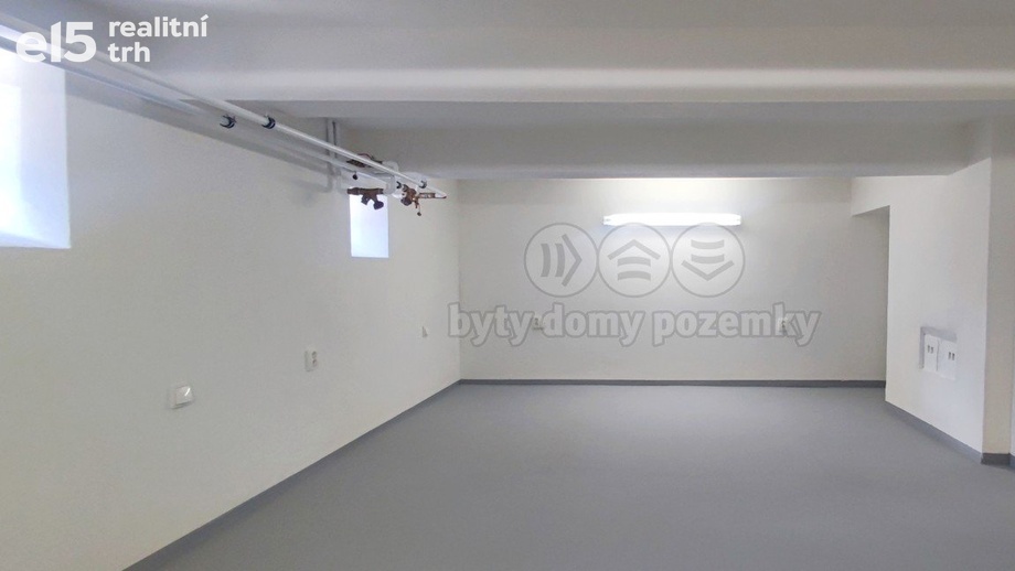 Pronájem sklady, 23 m² - Hradec Králové - Pražské Předměstí