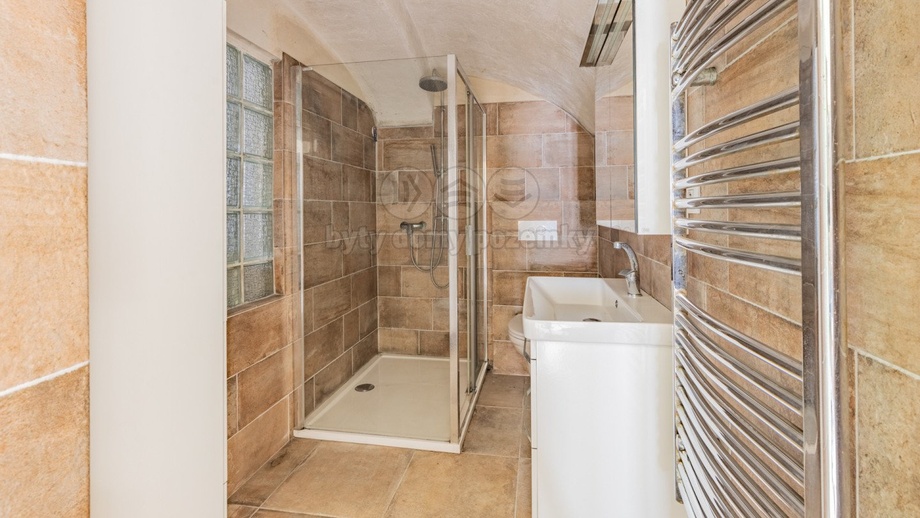 Prodej rodinného domu 180 m², Hrádek
