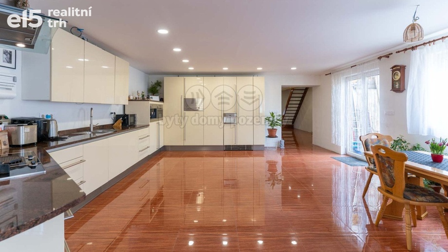 Prodej rodinné domy, 360 m² - Zborovice