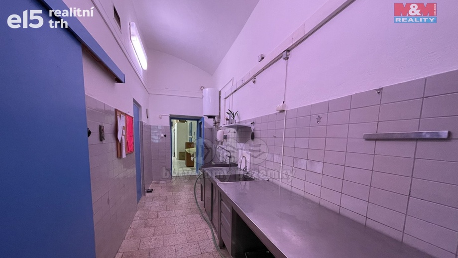 Pronájem obchodní prostory, 382 m² - Louny