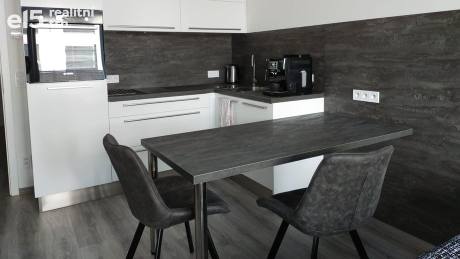 Pronájem byty 1+kk, 33 m² - Olomouc - Neředín
