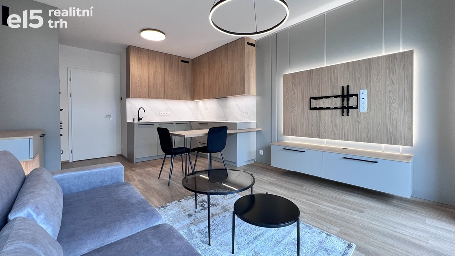 Prodej byty 1+kk, 35 m² - Praha - Hloubětín