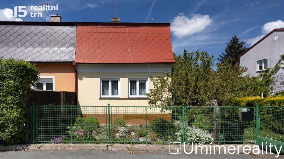 Pronájem rodinné domy, 110 m² - Praha - Suchdol