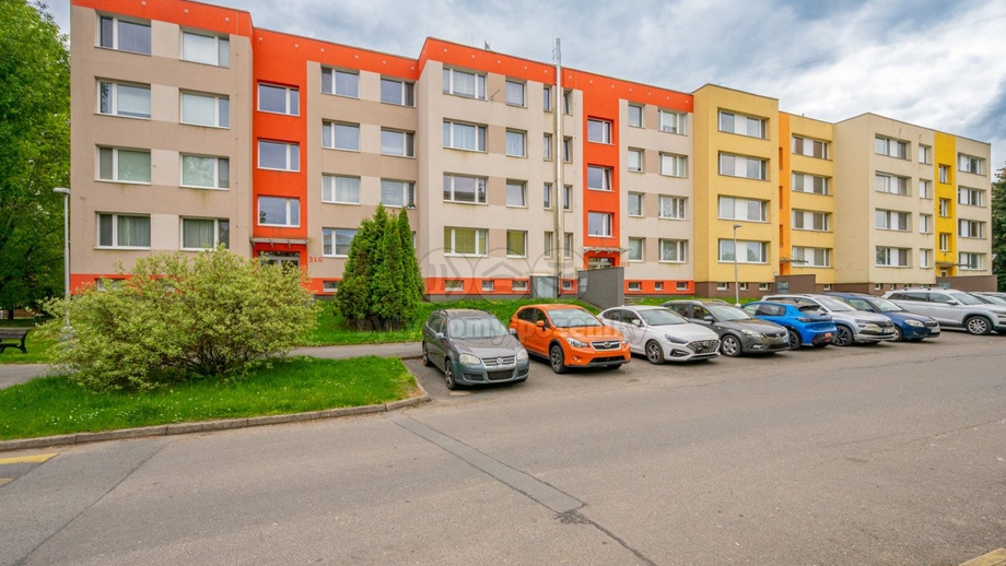 Prodej byty 1+kk, 33 m² - Jesenice
