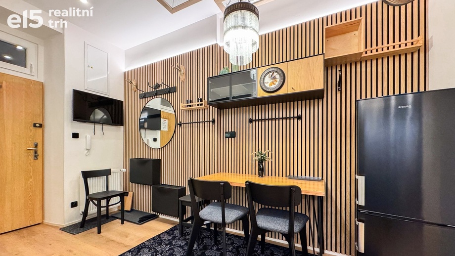 Pronájem byty 2+kk, 35 m² - Praha - Karlín
