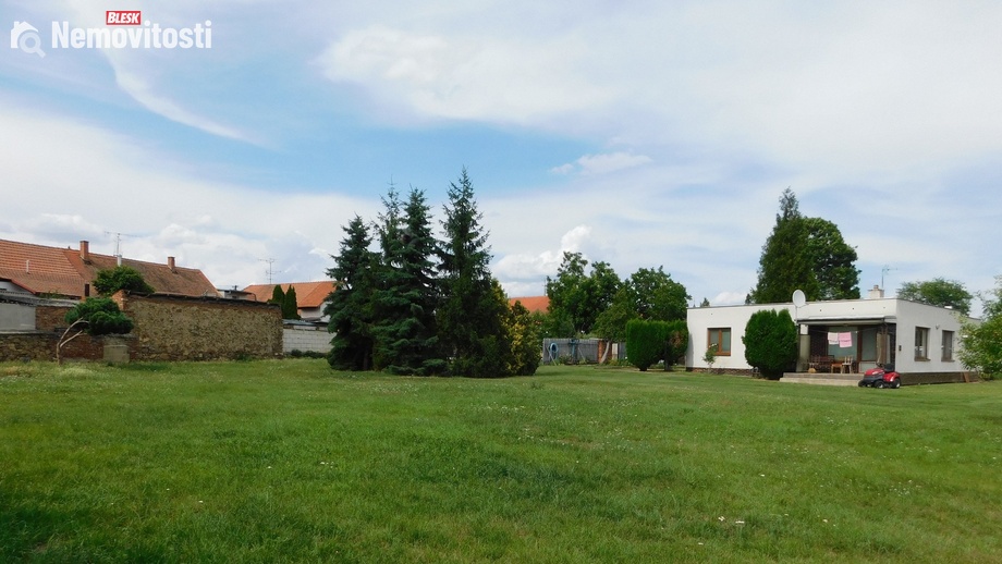 Prodej stavebního pozemku 1 454 m², Medlice