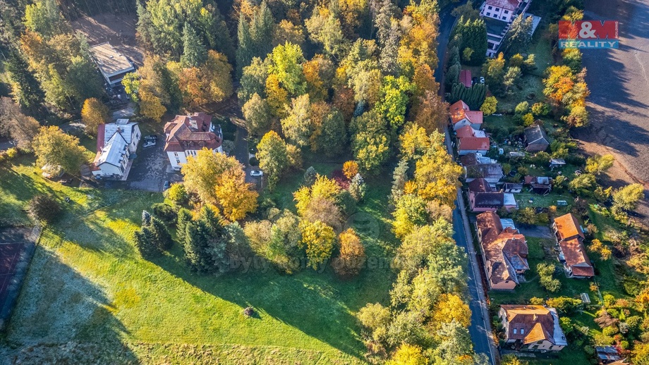 Prodej stavebního pozemku 2 707 m², Jevany