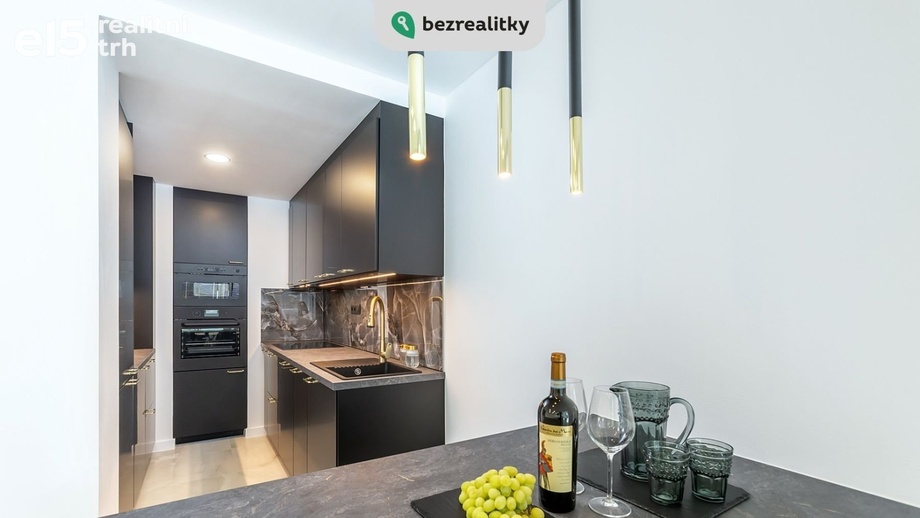 Prodej byty 2+kk, 66 m² - Hradec Králové - Třebeš