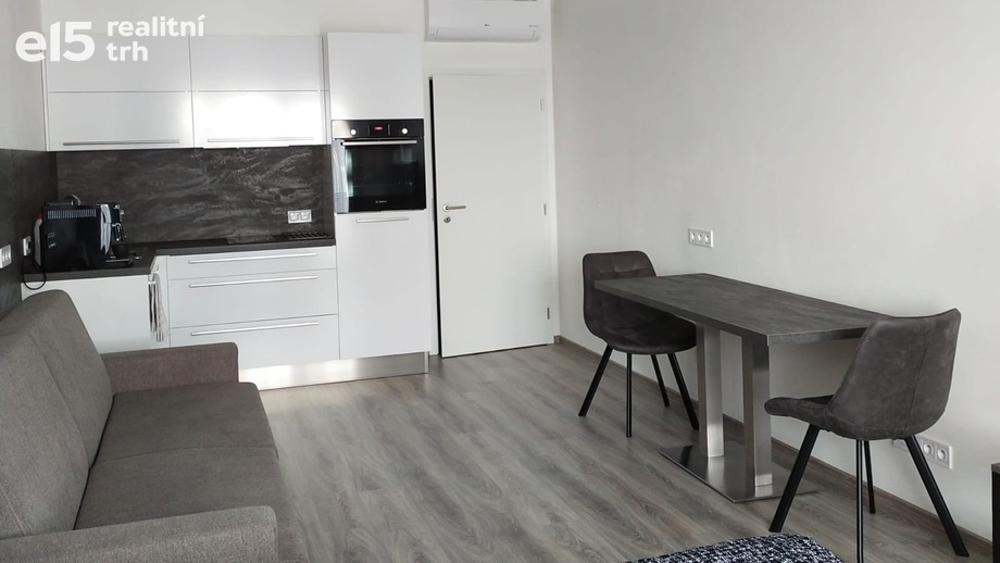 Pronájem byty 1+kk, 36 m² - Olomouc - Neředín