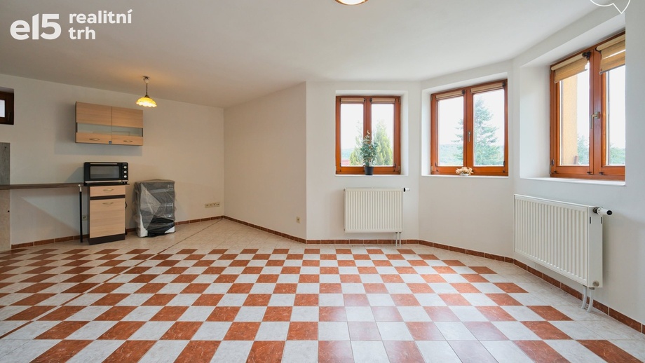 Pronájem byty 2+kk, 48 m² - Libeř