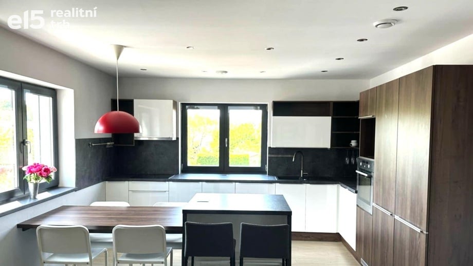 Pronájem byty 4+kk, 90 m² - Pardubice - Studánka