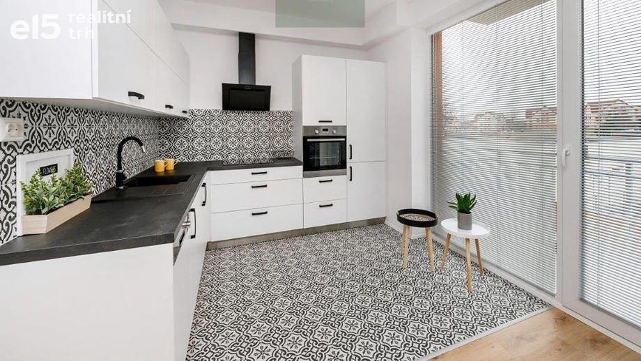 Pronájem byty 2+kk, 54 m² - Tlučná