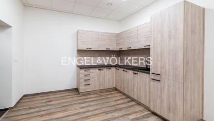 Pronájem kanceláře 111 m², Praha - Karlín