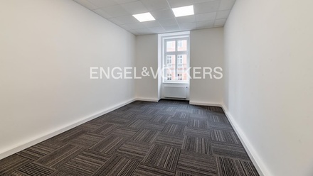 Pronájem kanceláře 111 m², Praha - Karlín