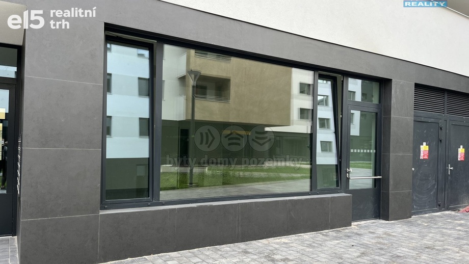 Pronájem obchodní prostory, 75 m² - Pardubice - Zelené Předměstí