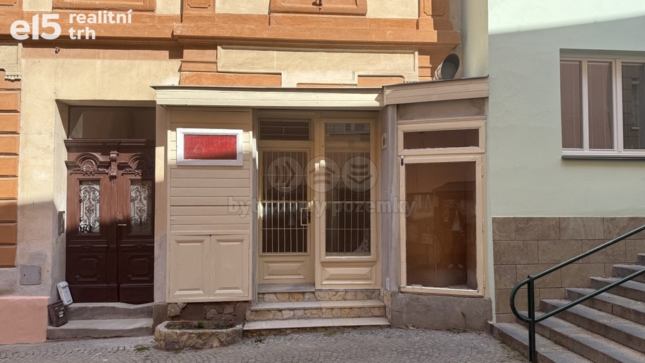 Pronájem obchodní prostory, 18 m² - Chrudim II