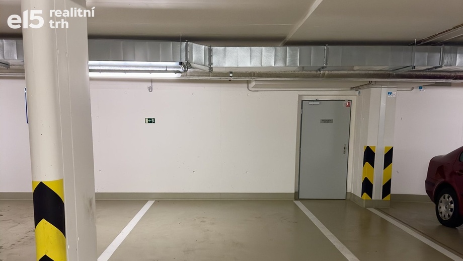 Pronájem garážové stání, 15 m² - Praha - Třebonice