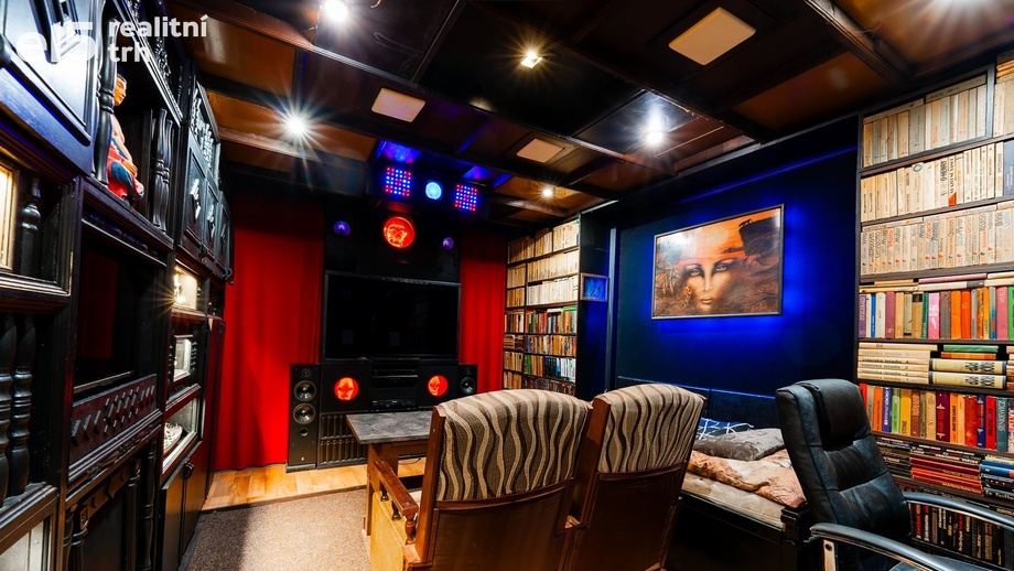 Prodej byty 1+1, 42 m² - Praha - Košíře