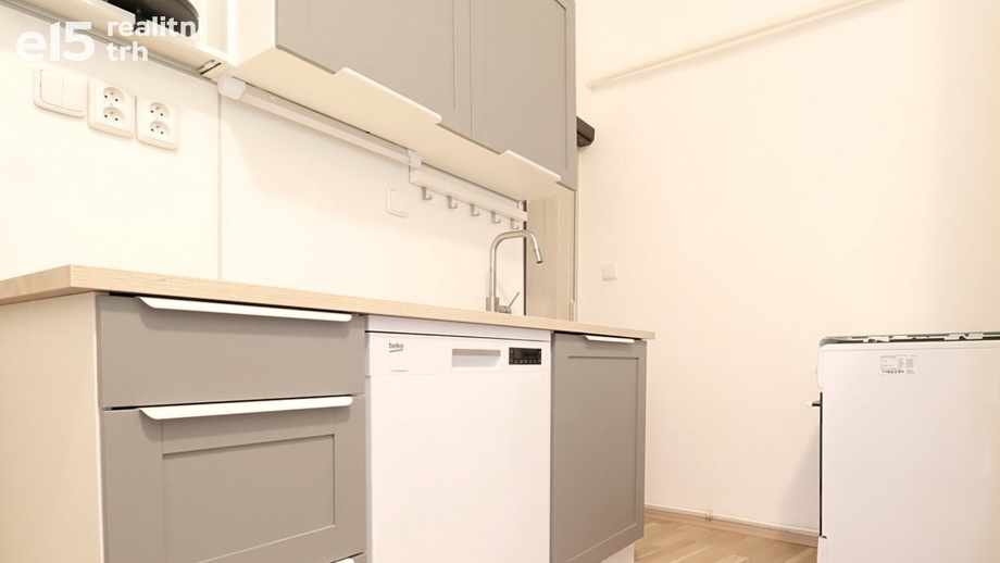 Pronájem byty 1+kk, 32 m² - Praha - Břevnov